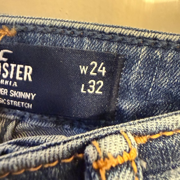 Hollister Ripped Blue Skinny Jeans - Picture 3 of 4